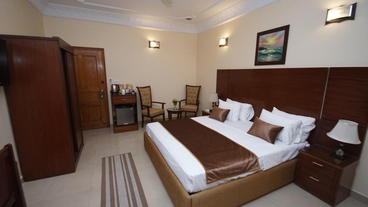 World Inn Hotel Karachi Exterior photo
