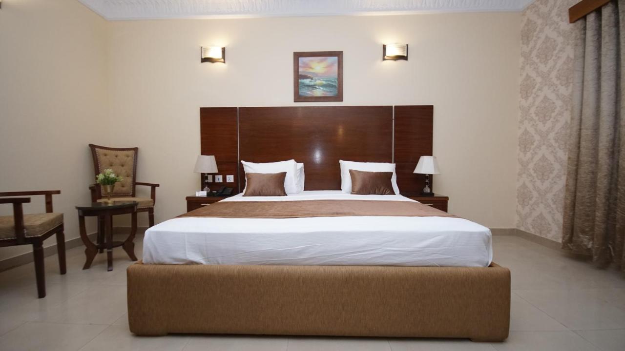 World Inn Hotel Karachi Exterior photo